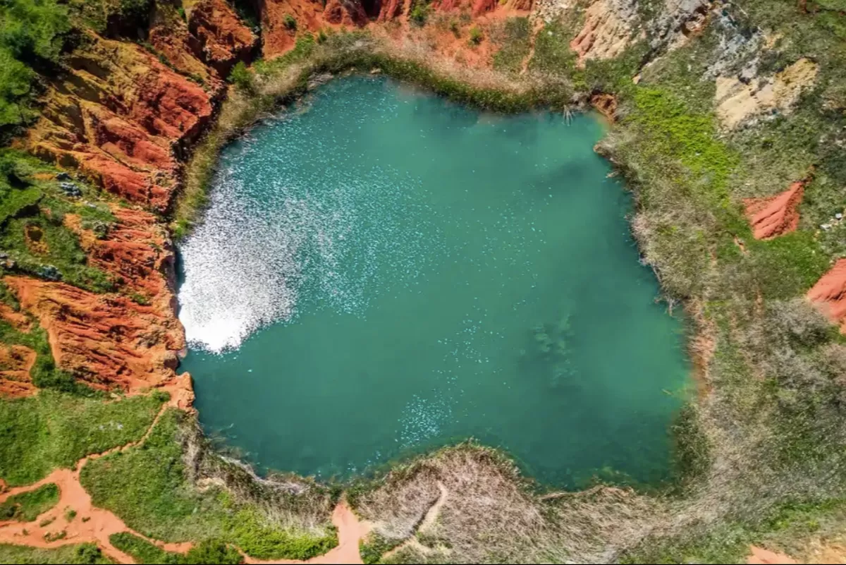 Cava di bauxite a otranto salento