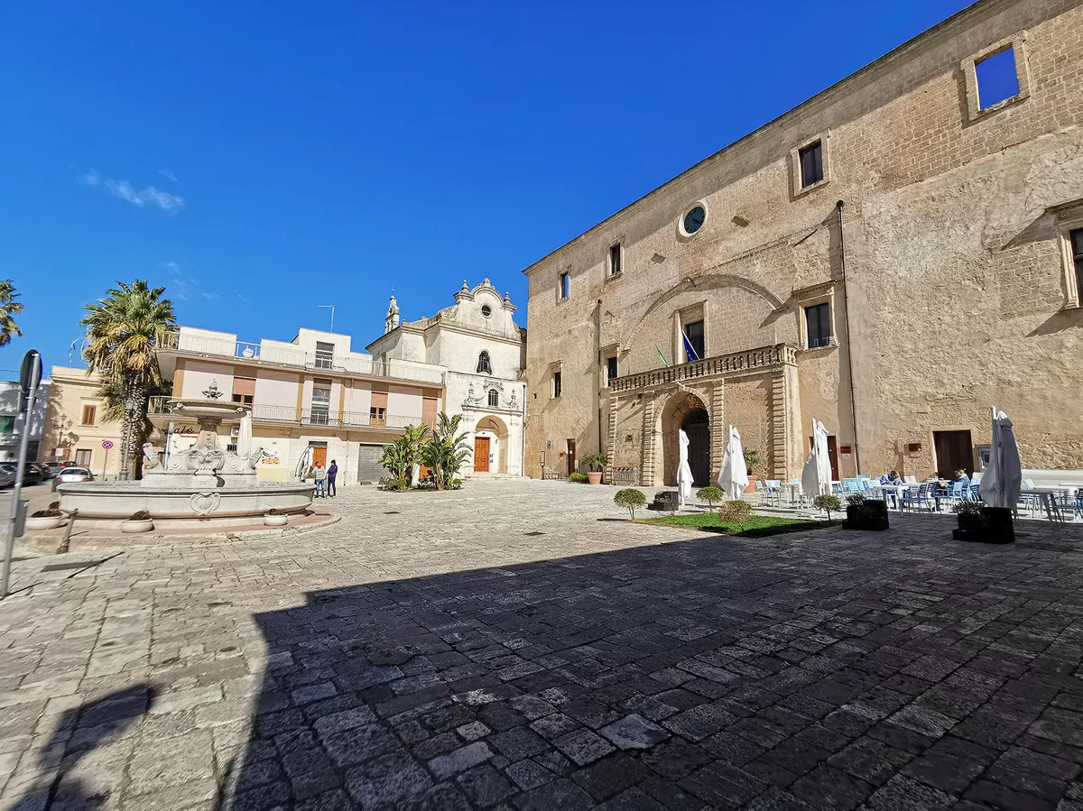 Latiano palazzo imperiali e chiesa baronale