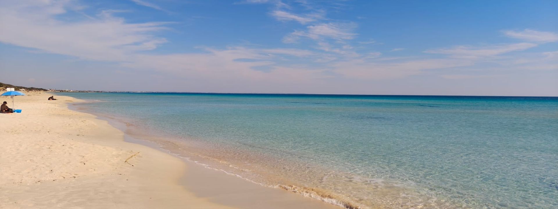 Spiaggia bianca e mare cristallino