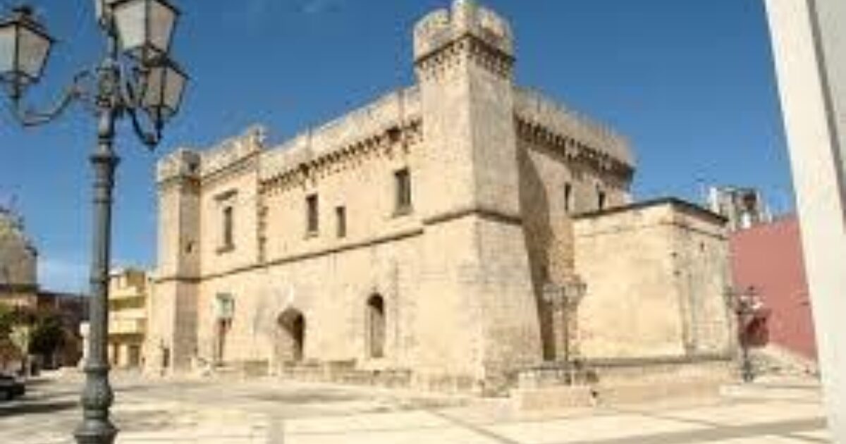 La Virile Torre Principale Di Un Castello