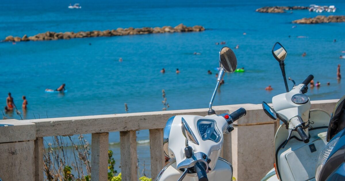 Il noleggio scooter a Porto Cesareo