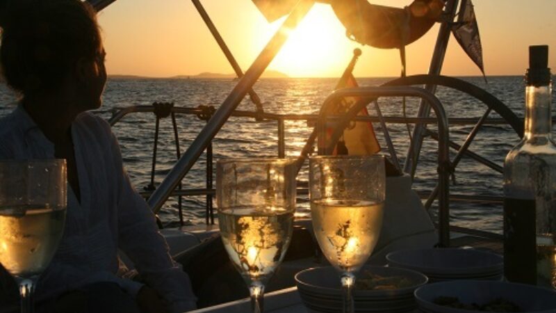 Festa in barca tramonto porto cesareo