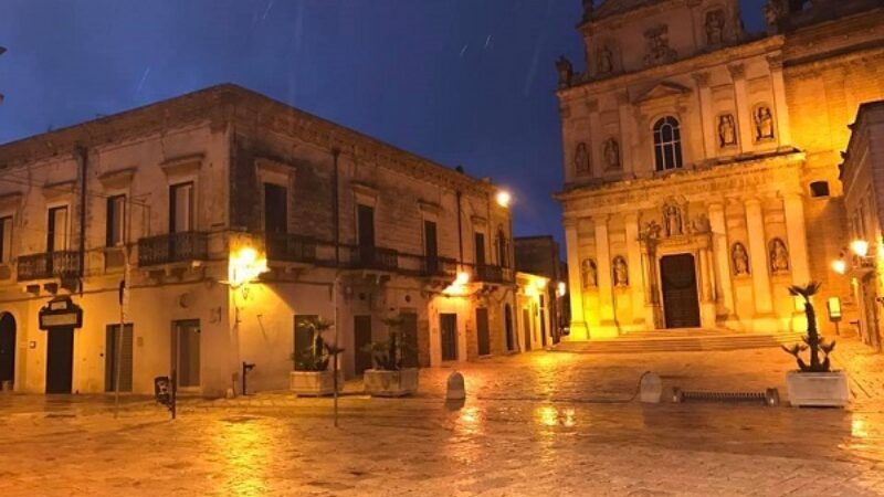 Mesagne di sera luci chiesa madre