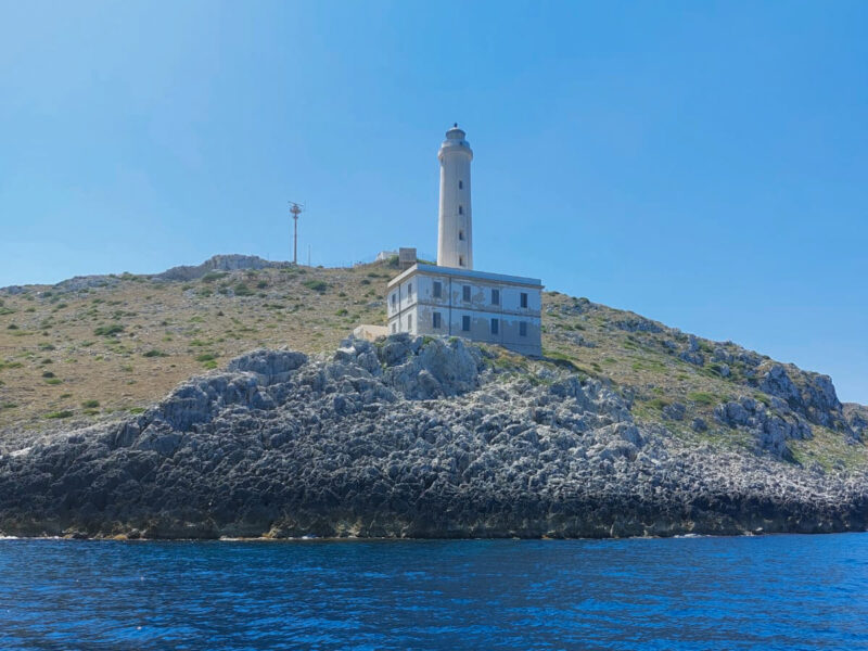 2 faro punta palascia salento gite in barca