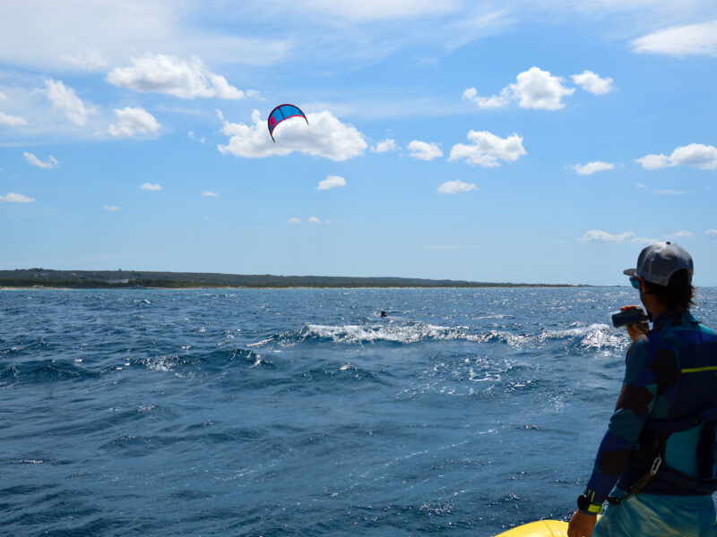 Kitesurf boat4