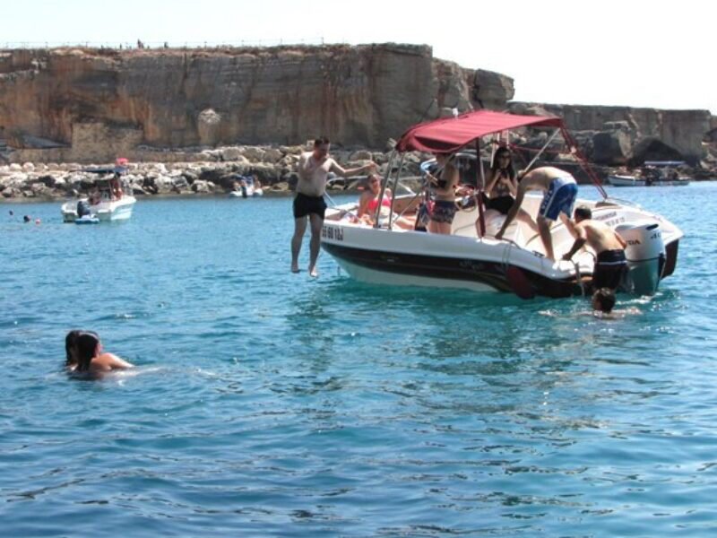 Barca privata noleggio escursione castro