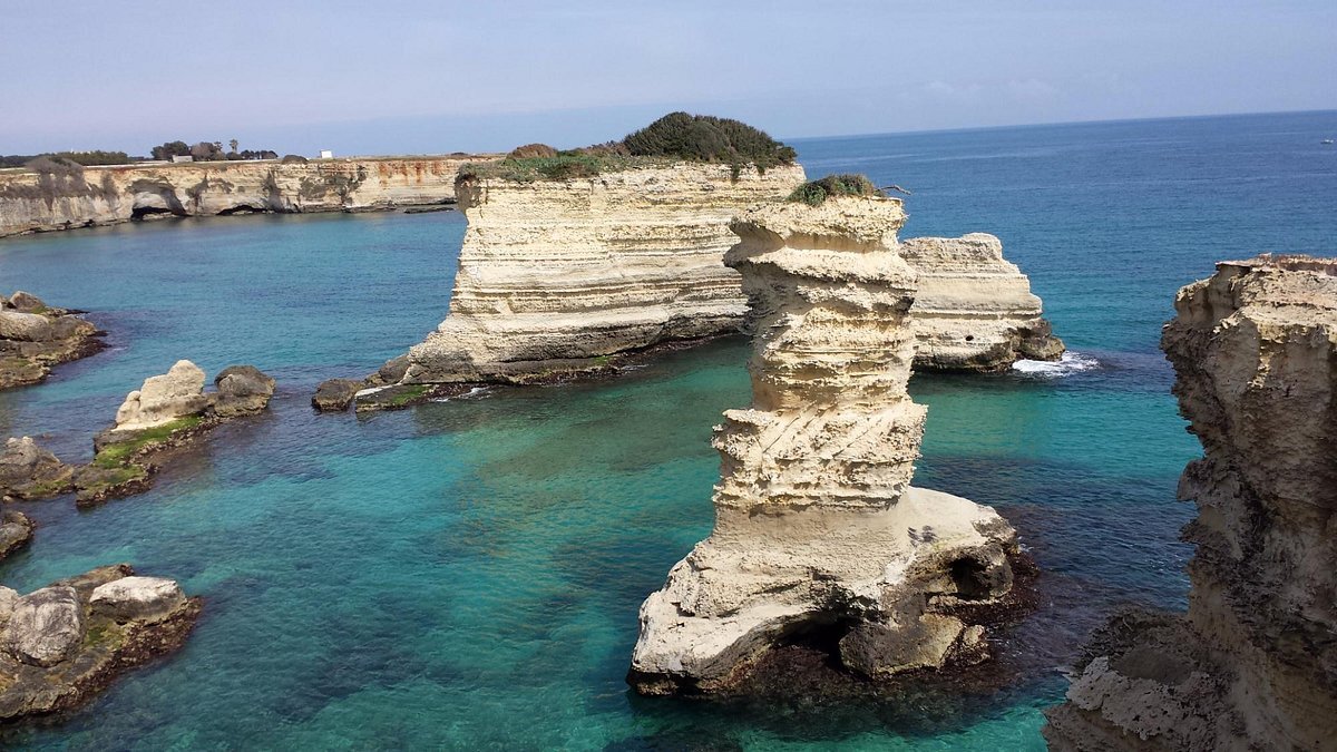 Torre dell'Orso: un inizio tra mare cristallino e spiagge dorate