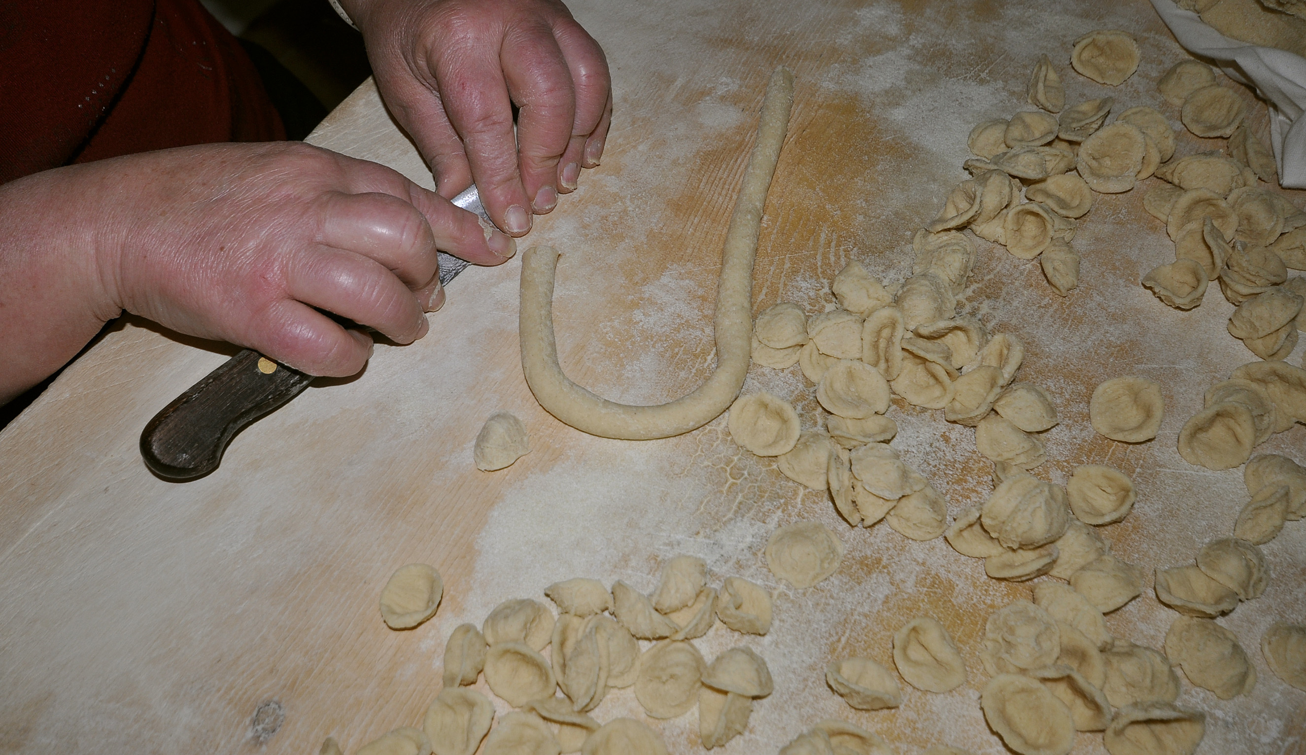 Mesagne orecchiette focaccia pasta fatta in casa