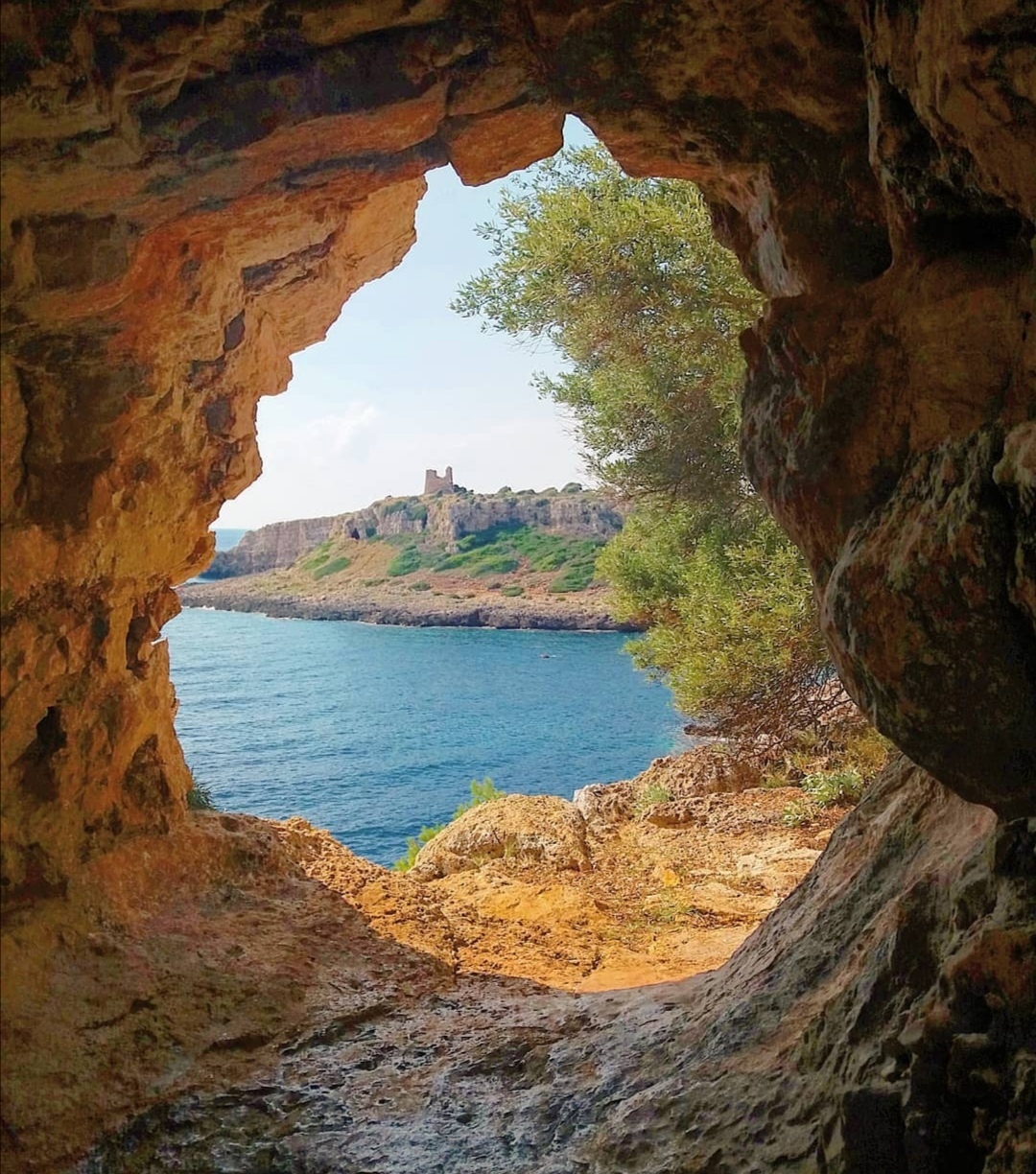 Porto selvaggio grotta